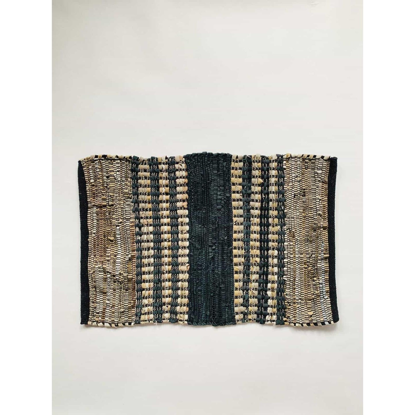 Dørmatte Resirkulert Skinn - 50×70 Cm - Sort/Natur-Dørmatte-Trend Design-Hyttefeber