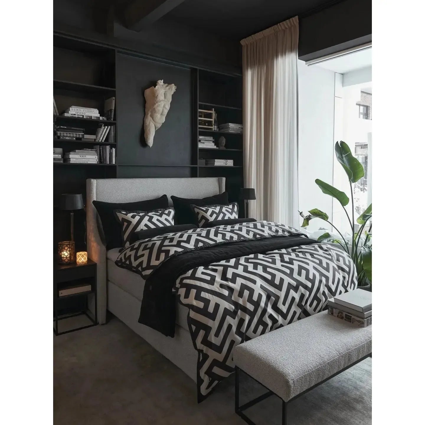 Halvor Bakke - Bedtime Story - sengesett Anura - Sort-Sengesett-NorviGroup-Hyttefeber