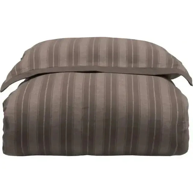 Halvor Bakke - Bedtime Story - sengesett Charleston Hill - Brun / Muldvarp-Sengesett-NorviGroup-140x200/50x70-Hyttefeber