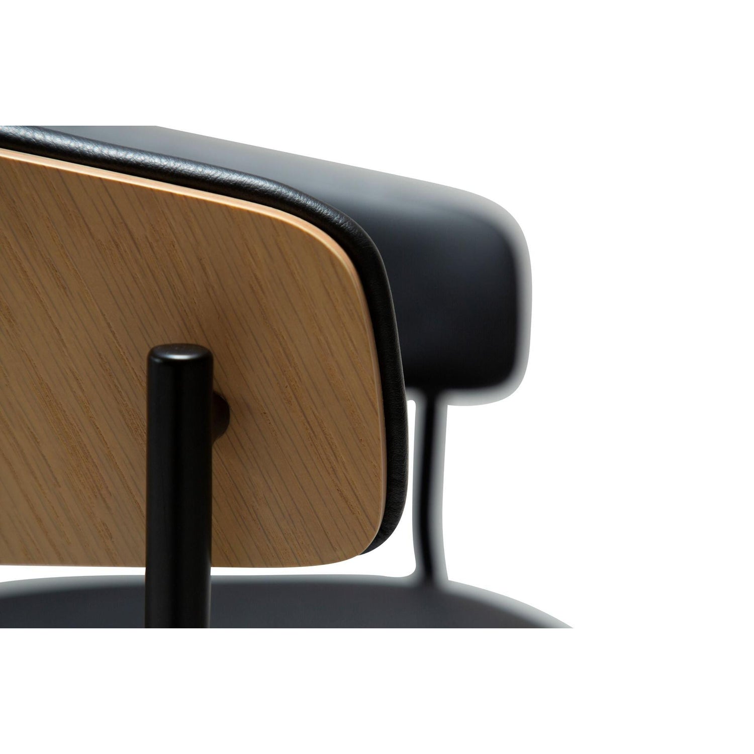 Dan-Form - Crib spisestol i finèr og kunstskinn - 2 stk-Møbler og Bord-Interio-Hyttefeber