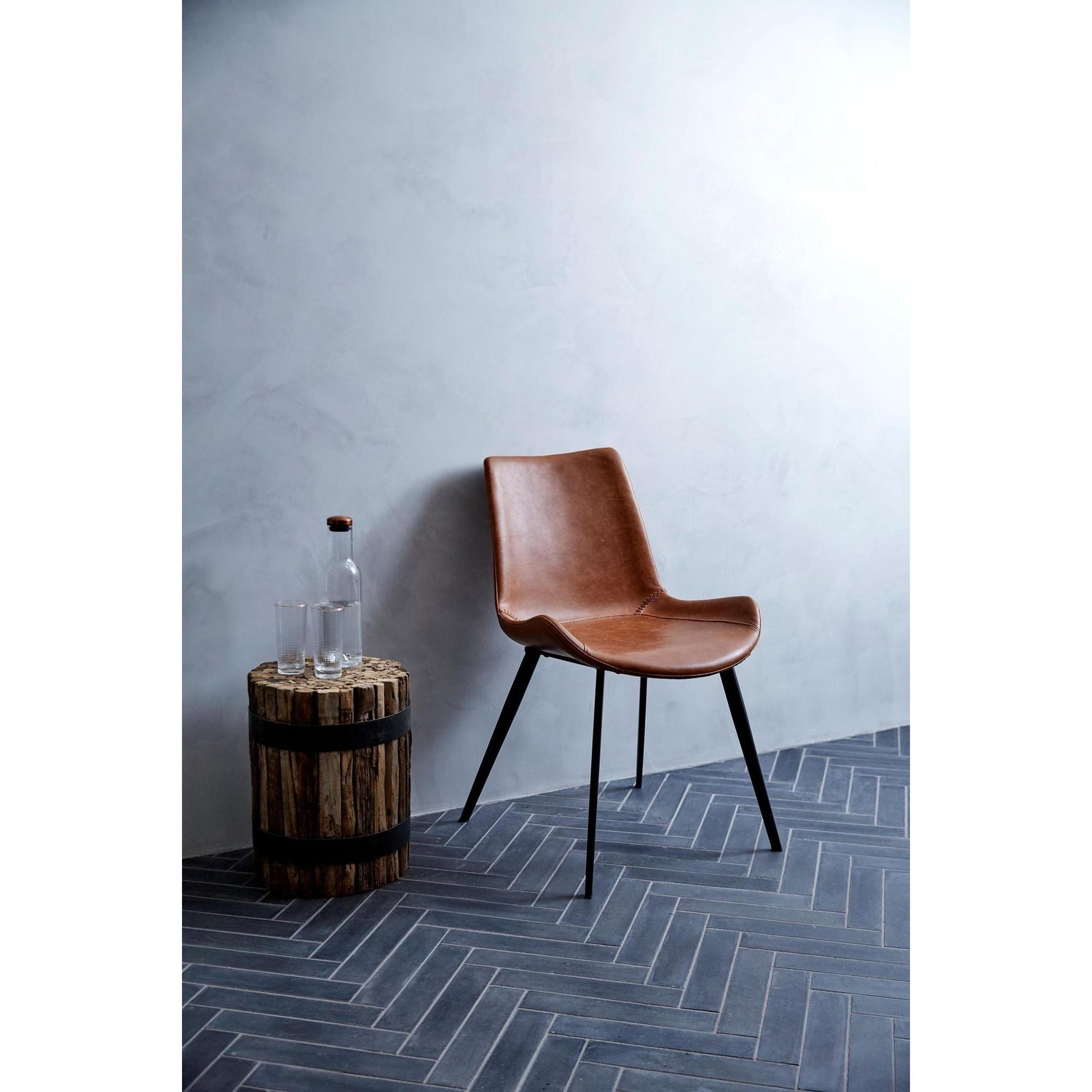 Dan-Form - Hype spisestol i kunstskinn - 2 stk-Møbler og Bord-Interio-Hyttefeber