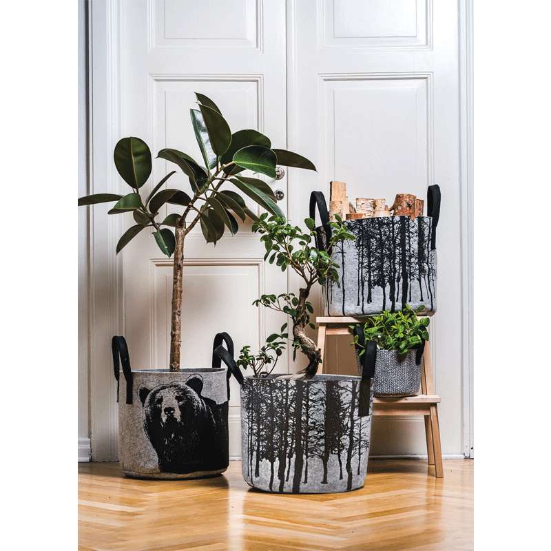 Nordic Vedkurv med skogmotiv-Oppbevaring-Inspirasjon Forlag-Hyttefeber