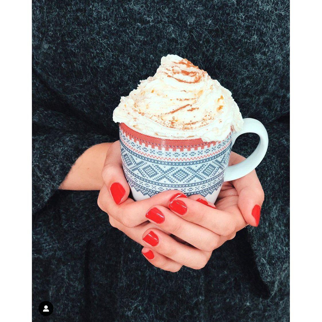 Porselenskrus Rød Marius 3dl-Kopper og Krus-Eyepoc-Hyttefeber