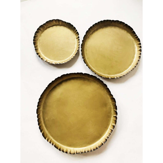 Metallfat med bølgekant - Sett a 3 stk - Gullfarget-Brett og Fat-Trend Design-Hyttefeber