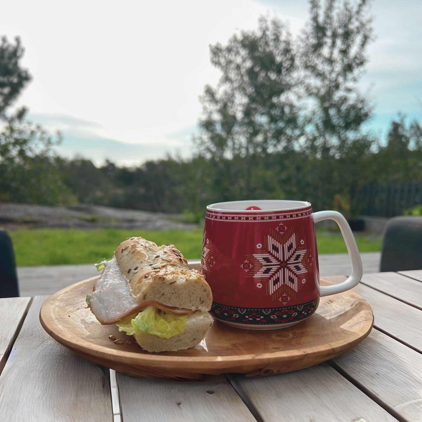 Hyggestund Hardanger - Pakke med bunadskopp i gaveeske og tretallerken-Hyttefeber-Hyttefeber