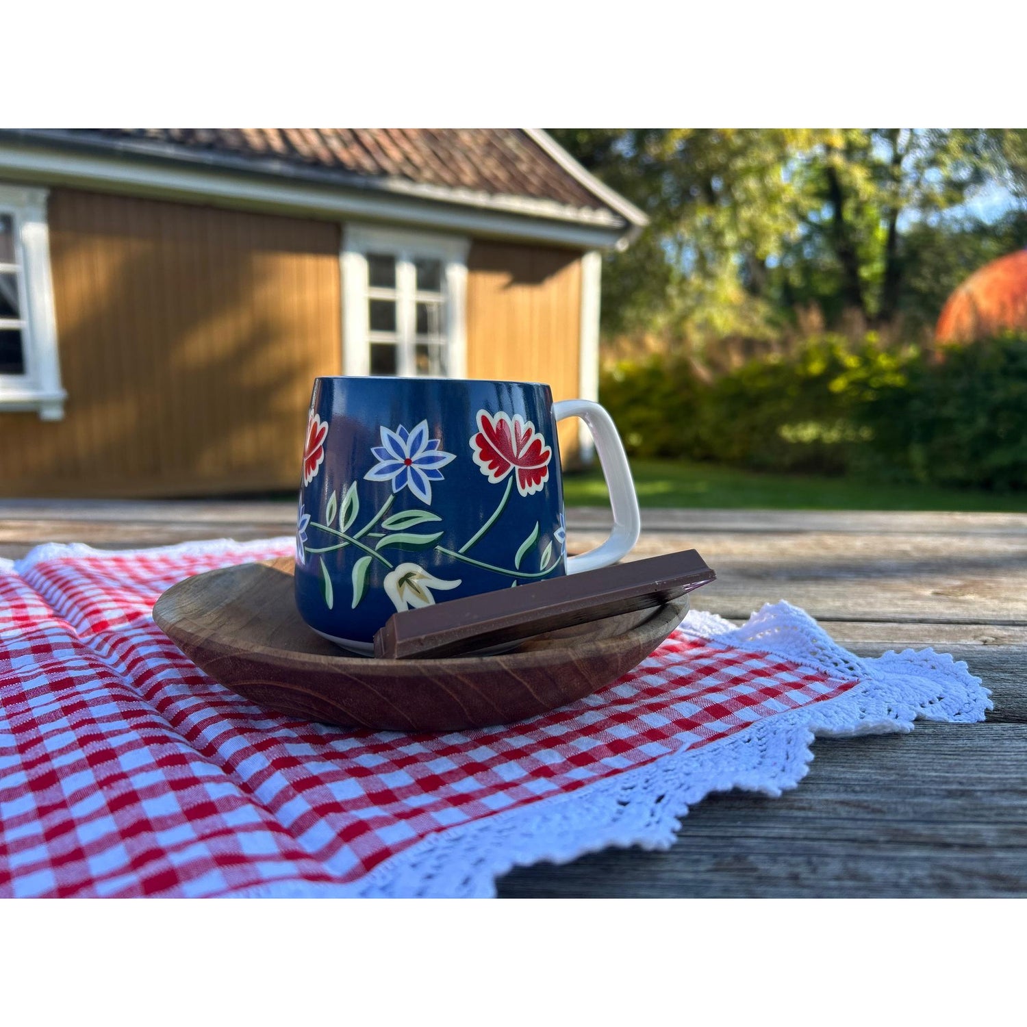 Bunadskopp og gaveeske - Nordlandsbunad - 400 ml-Kopp-Norwegian Roots-Hyttefeber