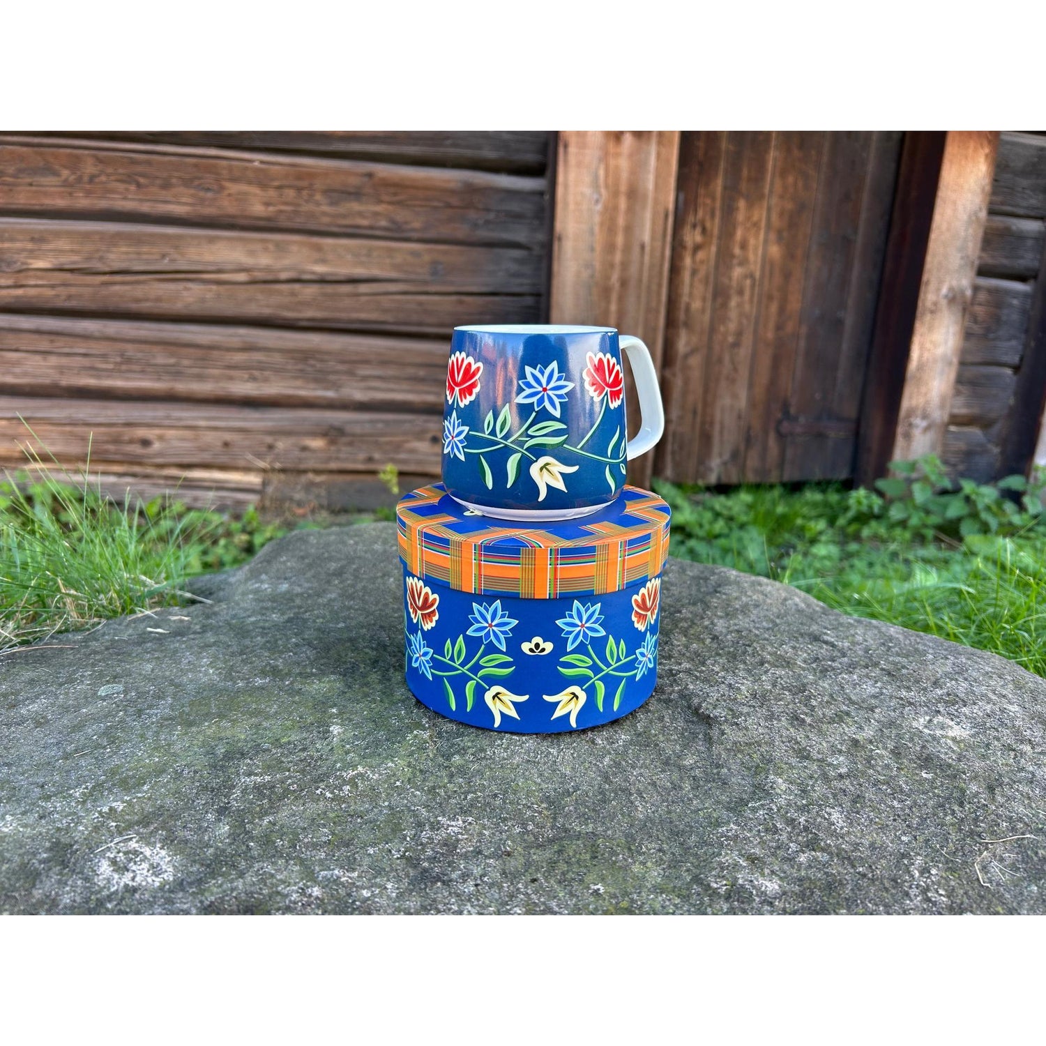 Bunadskopp og gaveeske - Nordlandsbunad - 400 ml-Kopp-Norwegian Roots-Hyttefeber