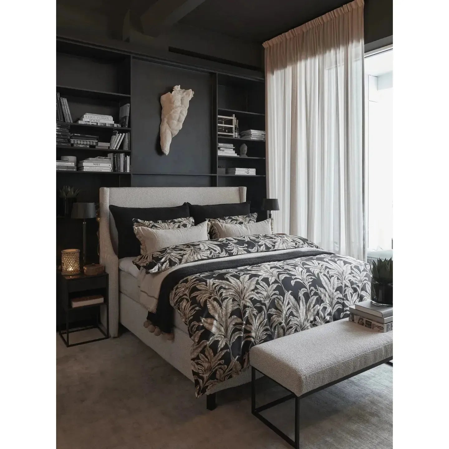 Halvor Bakke - Bedtime Story - sengesett Babylonstoren - Sort-Sengesett-NorviGroup-Hyttefeber