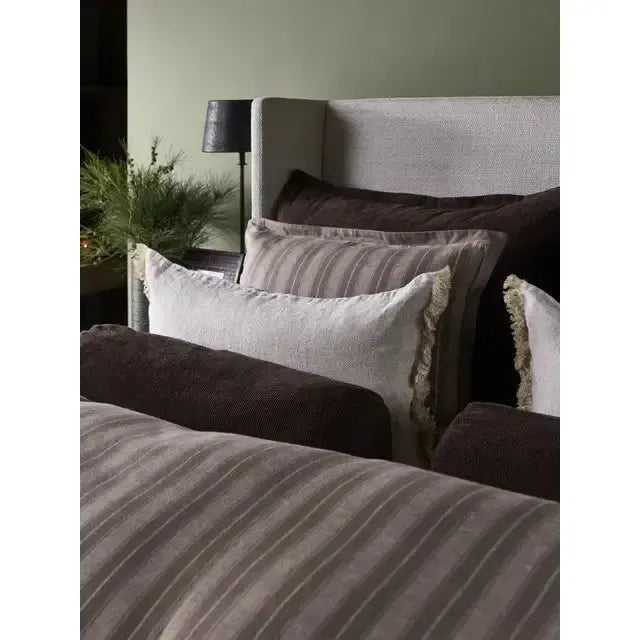 Halvor Bakke - Bedtime Story - sengesett Charleston Hill - Brun / Muldvarp-Sengesett-NorviGroup-Hyttefeber