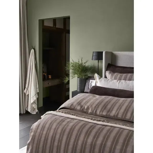 Halvor Bakke - Bedtime Story - sengesett Charleston Hill - Brun / Muldvarp-Sengesett-NorviGroup-Hyttefeber