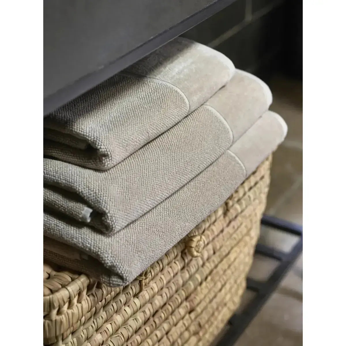 Halvor Bakke - Clifton håndkle - Beige / Pure Cashmere 140x70-Kjøkkenhåndklær-NorviGroup-Hyttefeber