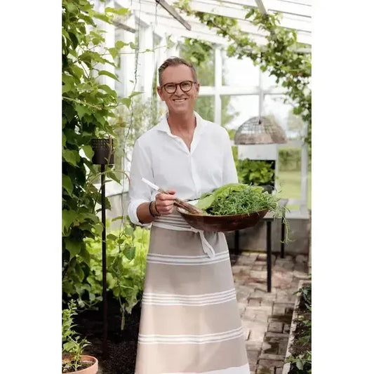 Halvor Bakke - Færder Forkle - Beige-Kjøkkenforkle-NorviGroup-Hyttefeber