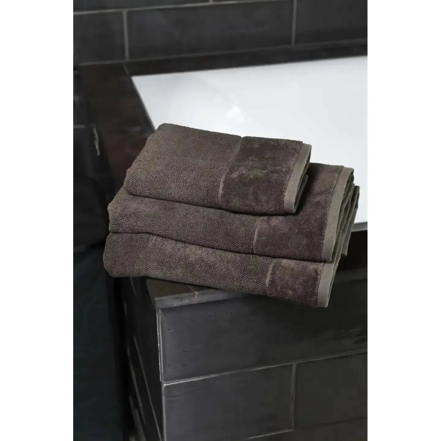 Halvor Bakke - Clifton håndkle - Brun / Muldvarp 100x50-Kjøkkenhåndklær-NorviGroup-Hyttefeber