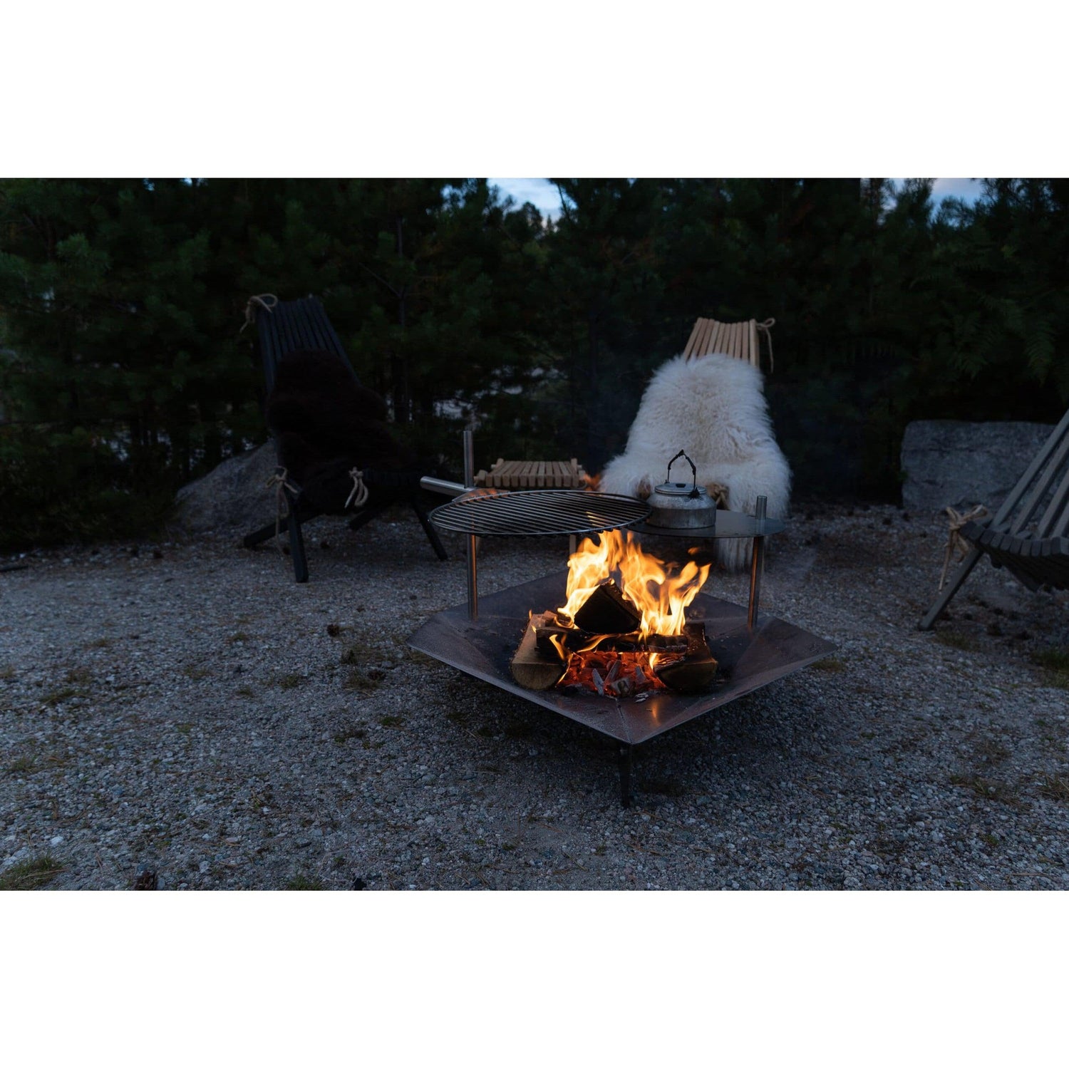 To EcoChair med nakkepute og sidebord (én Lilli)-Utemøbler-Ecofurn-Hyttefeber