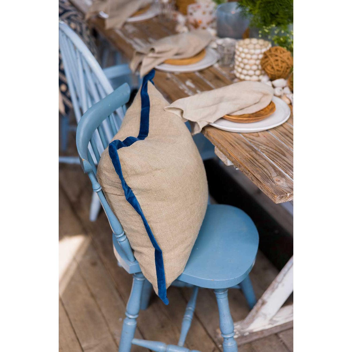 Putetrekk I Grov Lin med Blå Fløyelskant 50x50 cm-Putetrekk-Lama-Hyttefeber